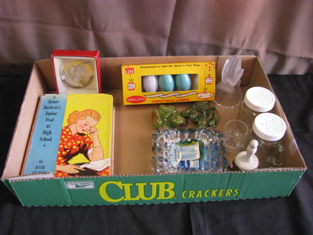 lot of vintage collectibles see photos