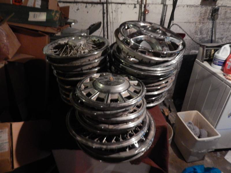 Lot of Hubcaps  Wheel Covers