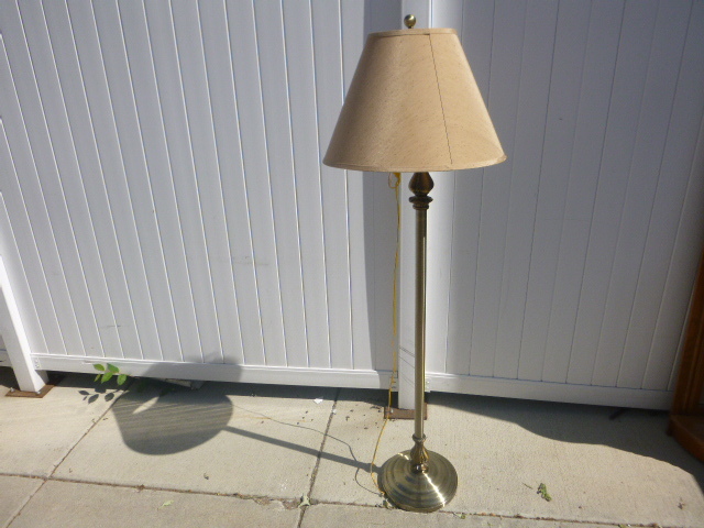 lot 15 image: Floor Lamp