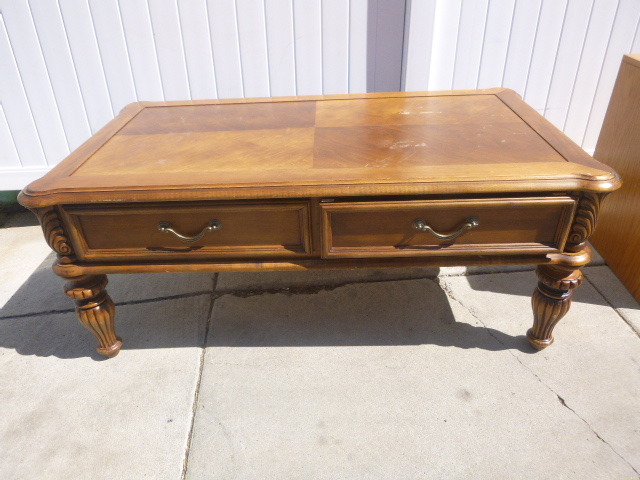 lot 19 image: Coffee Table