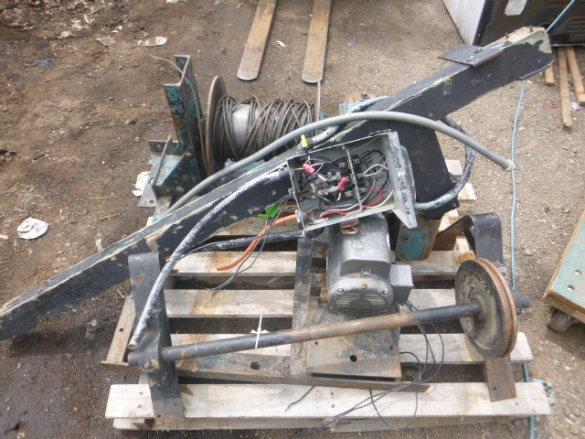 lot 60 image: Large Wench Baldor Motor