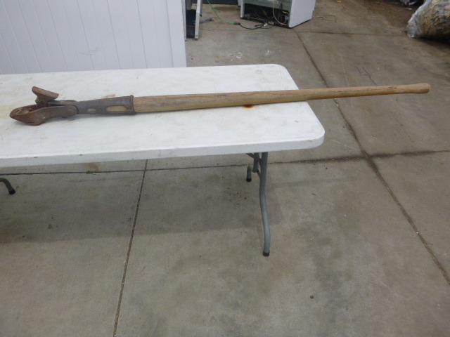 lot 71 image: Rail Road Car Jack