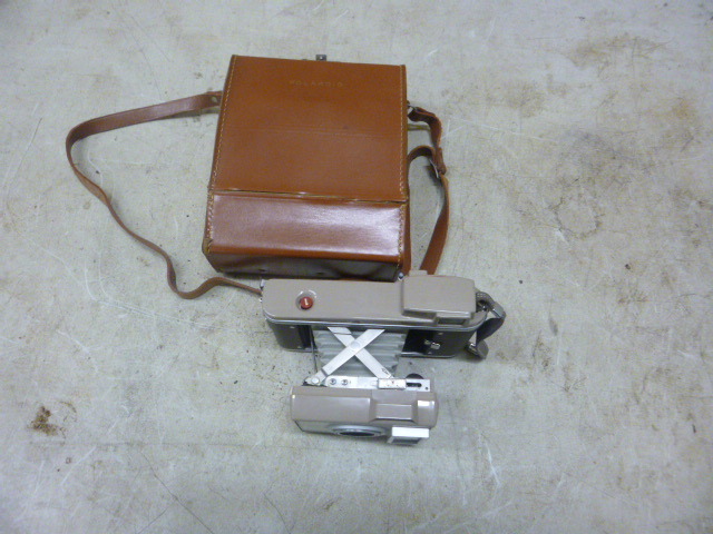 lot 81 image: Vintage Polaroid J33 Land Camera