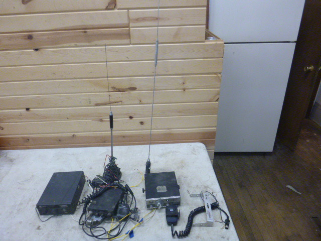 lot 112 image: 3 CB Radios
