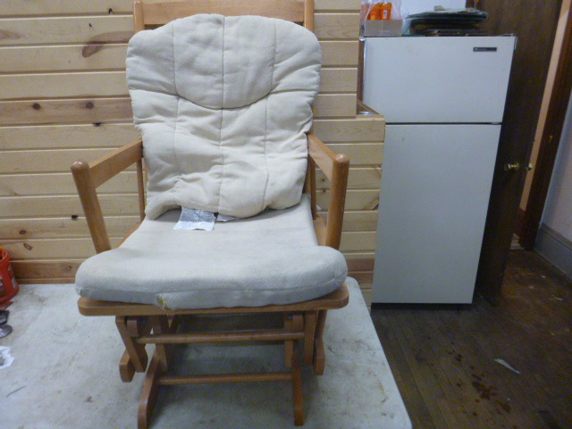 lot 115 image: Glider Chair