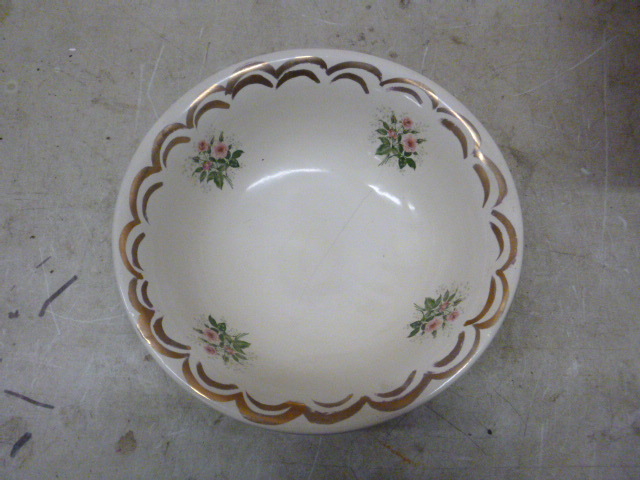 lot 132 image: Wash Basin