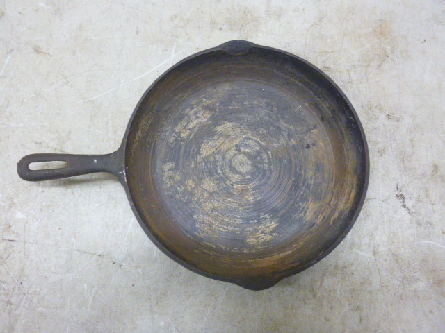 lot 136 image: Cast Iron Frying Pan