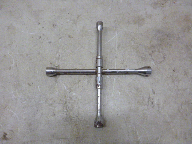 lot 138 image: 4-Way Lug Wrench