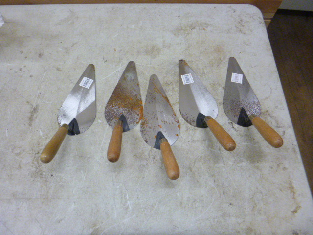 lot 145 image: 5 Trowels