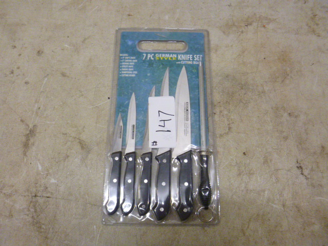 lot 147 image: 7 Piece German Style Knife Set