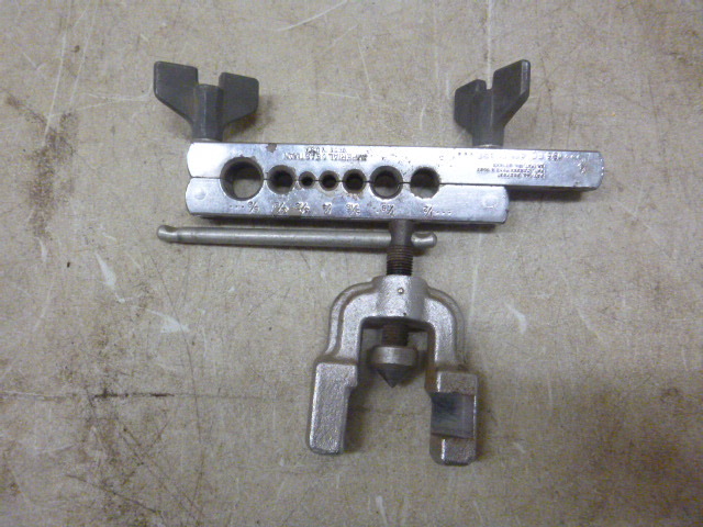lot 148 image: Pipe Flaring Tool