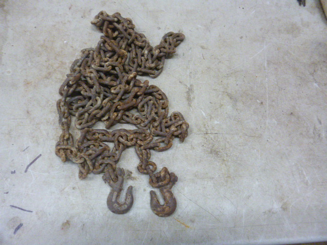 lot 157 image: Log Chain
