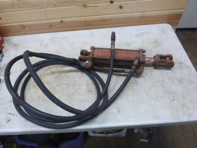 lot 161 image: Hydraulic Cylinder