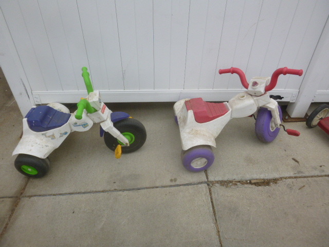 lot 172 image: 2 Plastic Tricycles