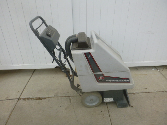 lot 179 image: Advance Aquaclean Floor Scrubber