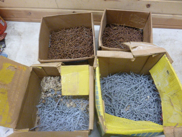 lot 195 image: Lot of Miscellaneous Nails