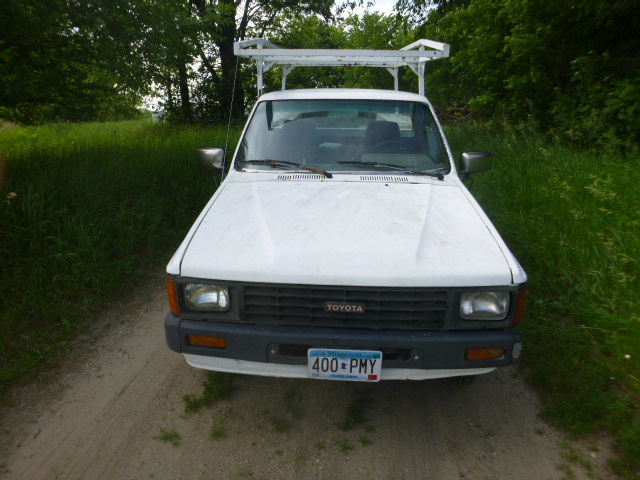 lot 2 image: 1986 Toyota Pick-Up