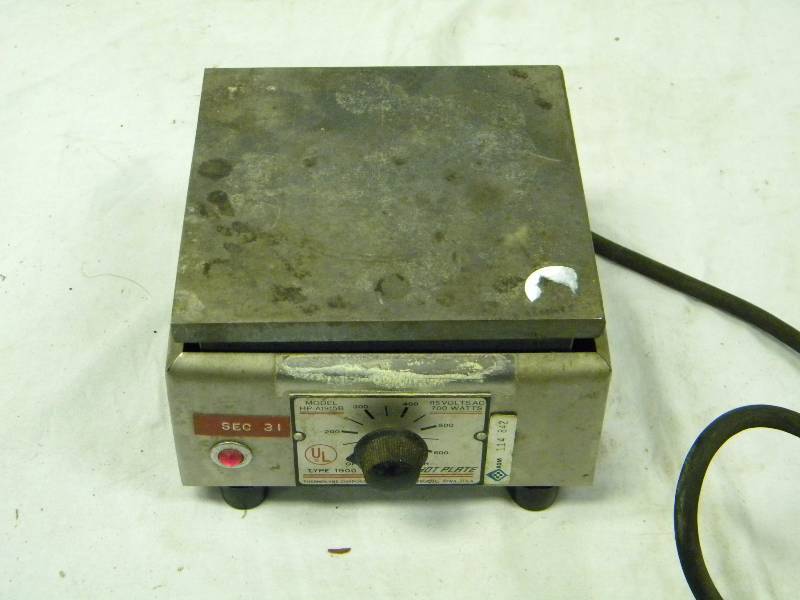 lot 33 image: Hot Plate