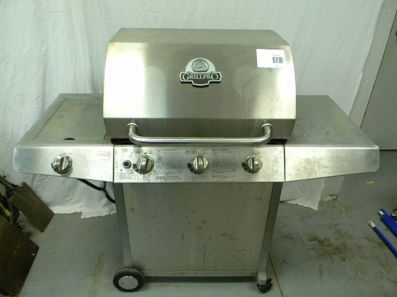 lot 1 image: Grillpro Gas Grill