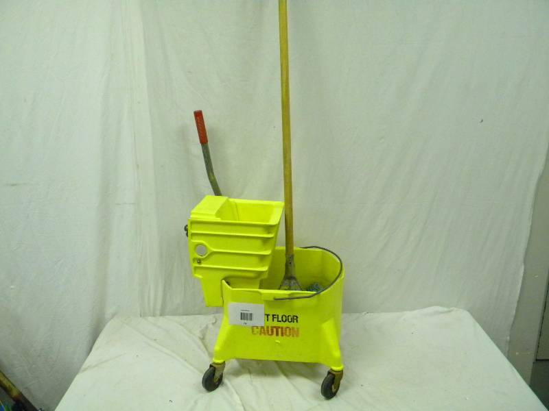 lot 74 image: Mop Bucket