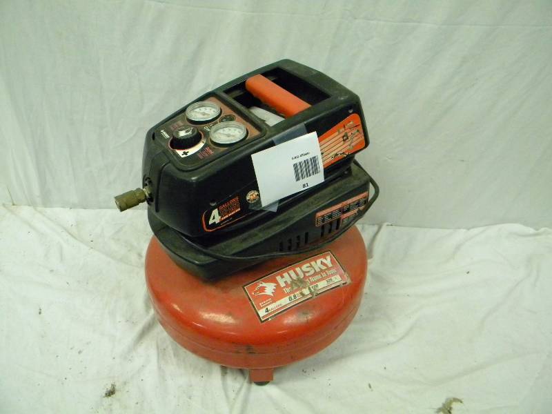 lot 81 image: Husky air compressor
