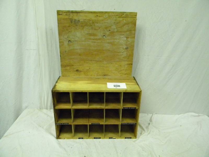 lot 82 image: Shop Cabinet