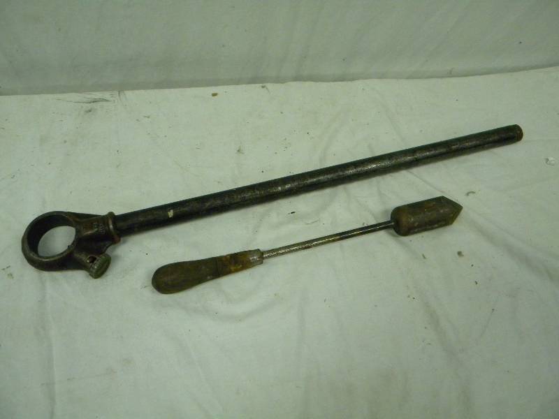 lot 115 image: Tools