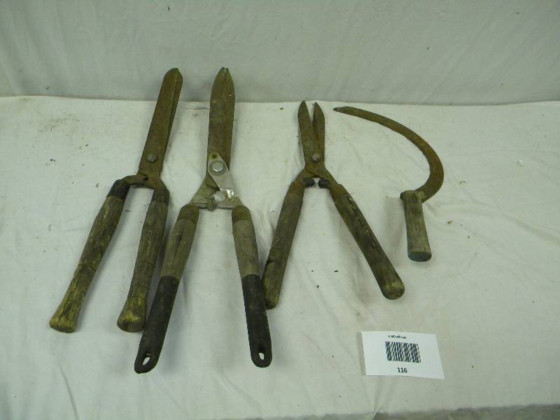 lot 116 image: Hedge trimmers