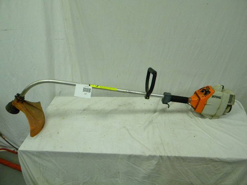 lot 127 image: Trimmer