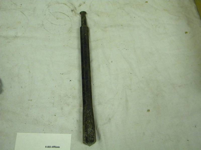 lot 145 image: concrete chisel