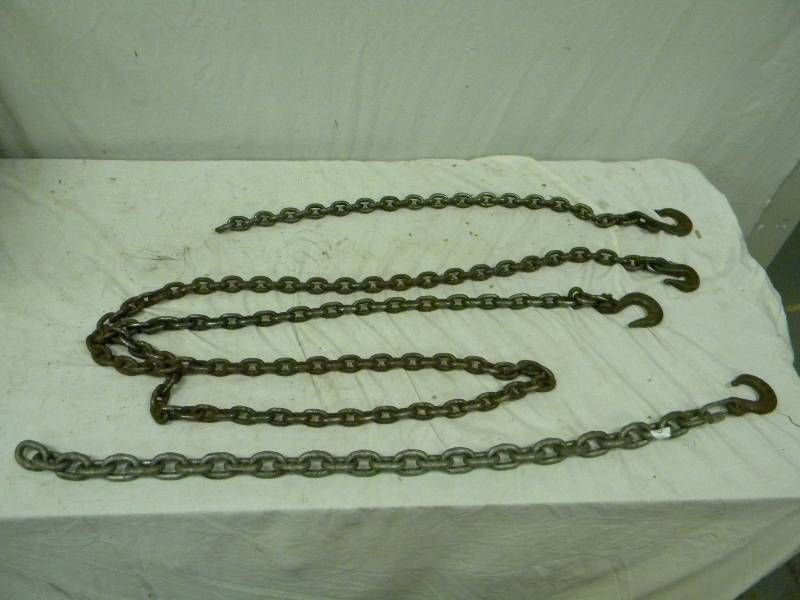lot 146 image: chains