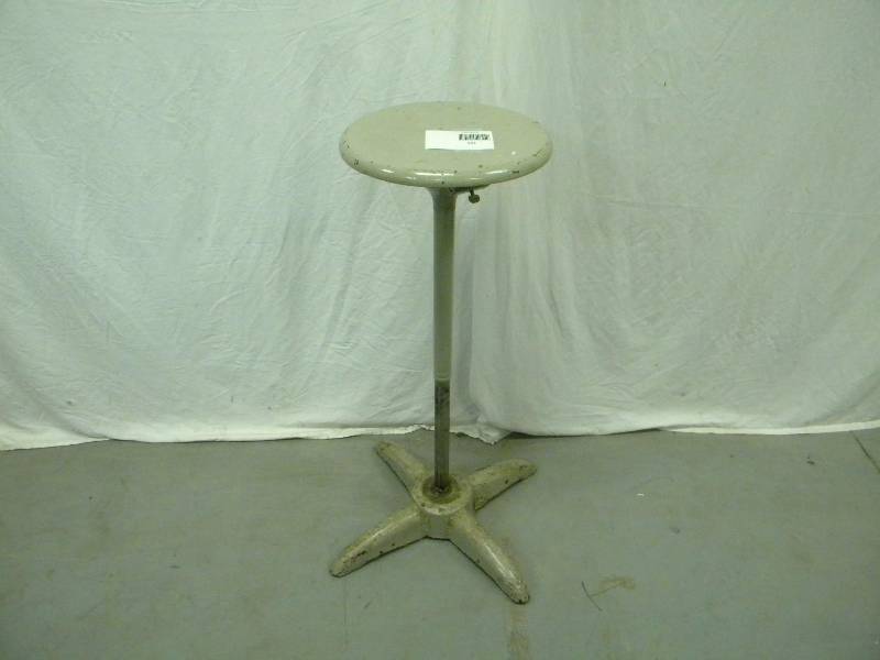 lot 151 image: Stand
