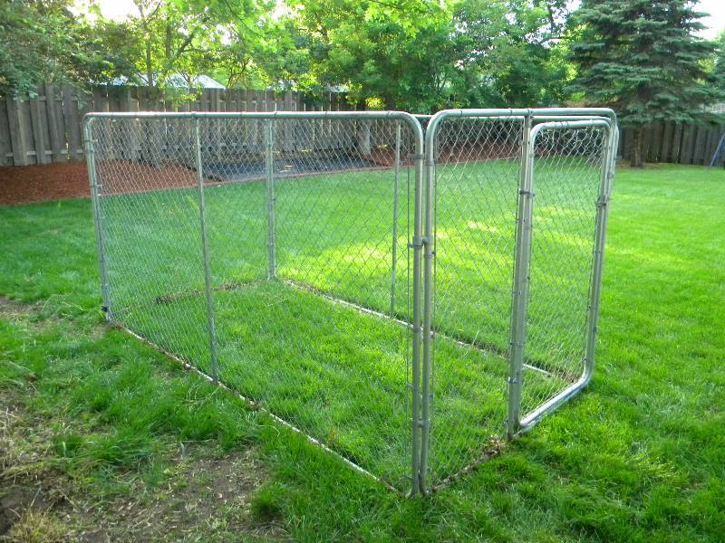 lot 170 image: Dog Kennel