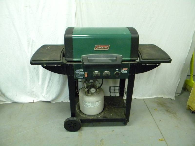 lot 173 image: Coleman Grill