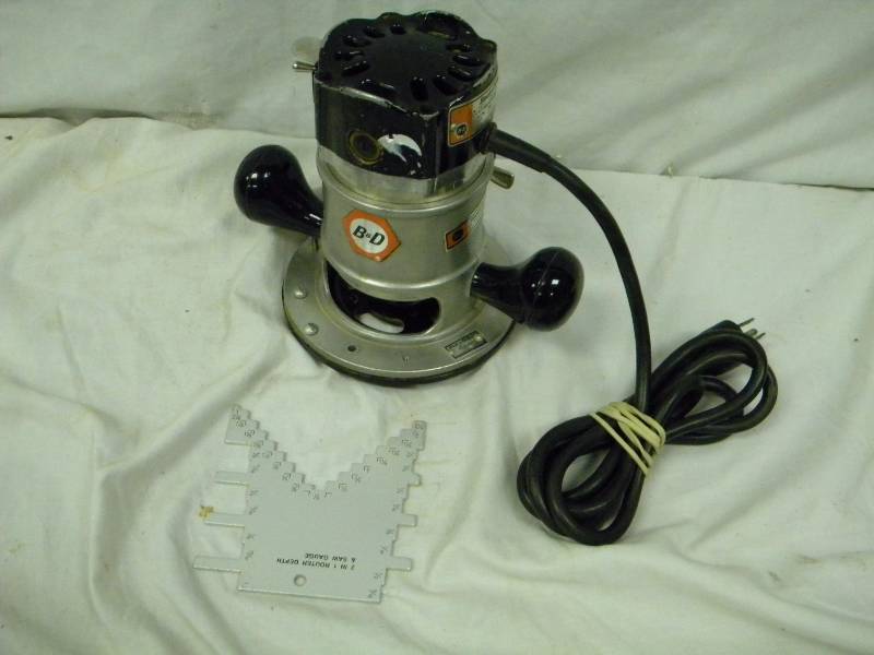 lot 183 image: Black & Decker Router