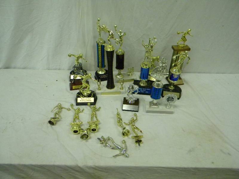 lot 209 image: Trophy Lot