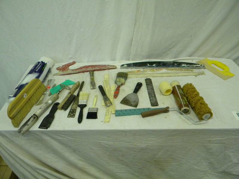 lot 244 image: Painting Supplies