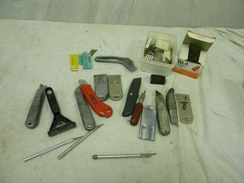 lot 250 image: Razor Blades