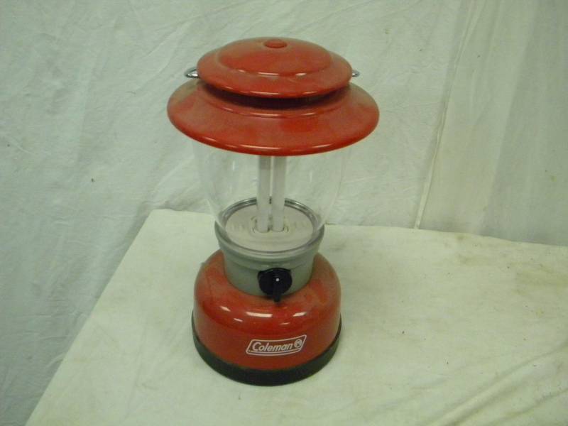 lot 273 image: Coleman Lantern