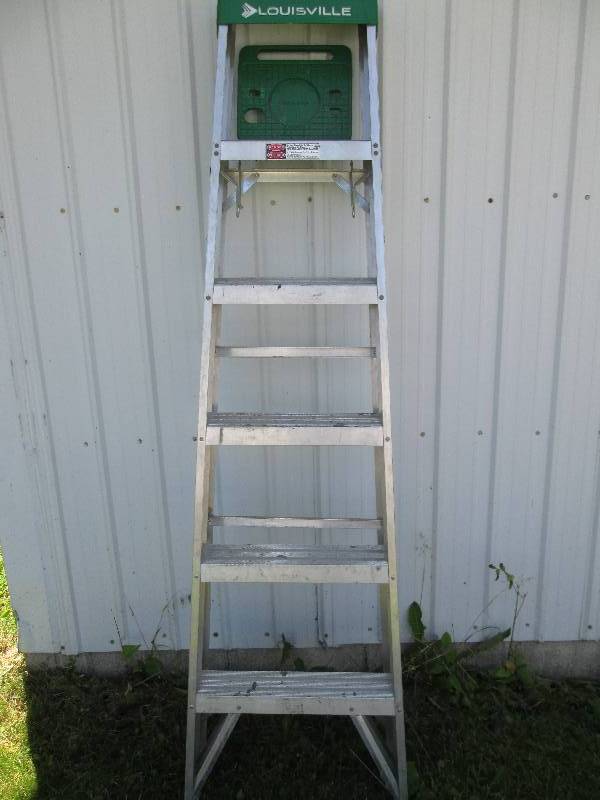 lot 3 image: Louisville 6 folding extension lad...