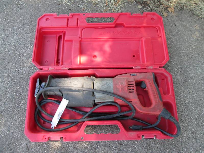 lot 8 image: Milwaukee orbital super sawzall ele...
