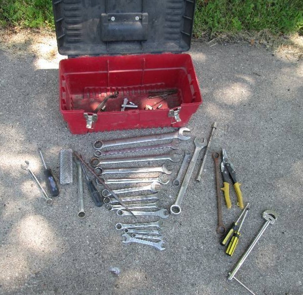 lot 11 image: Stack-on toolbox with assorted Craf...