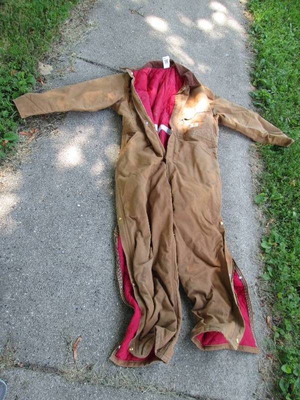 lot 17 image: Carhartt size 48 work suit...