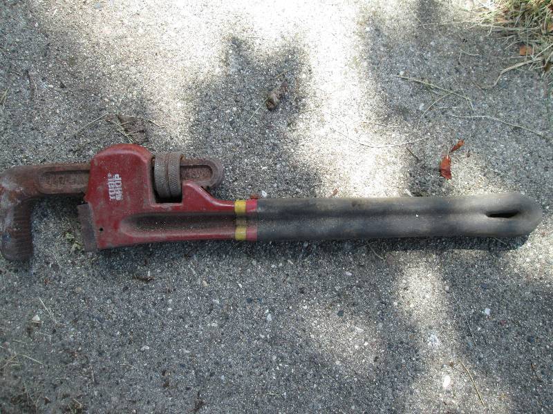 lot 48 image: Tool Shop pipe wrench...