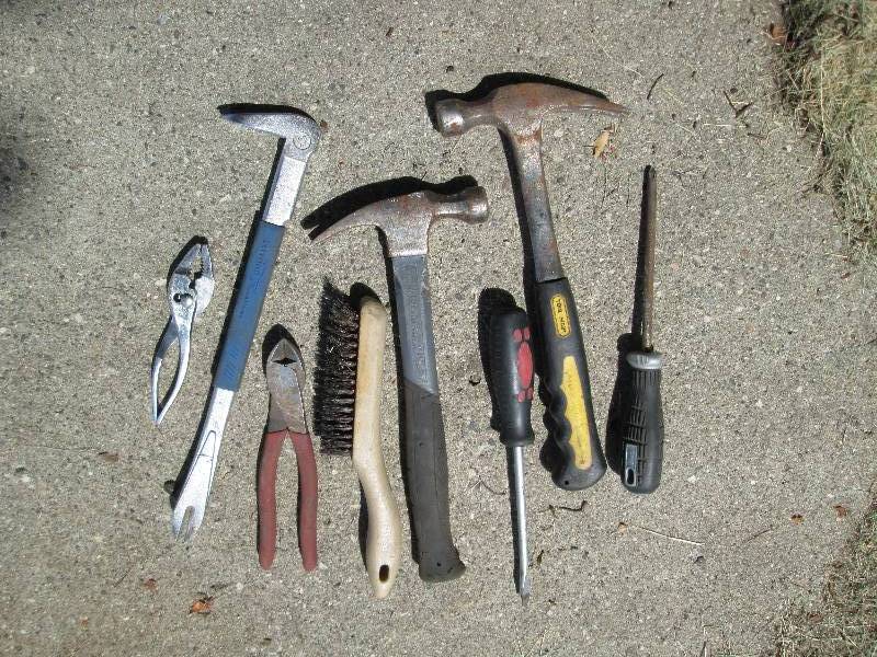 lot 50 image: Assorted tools...