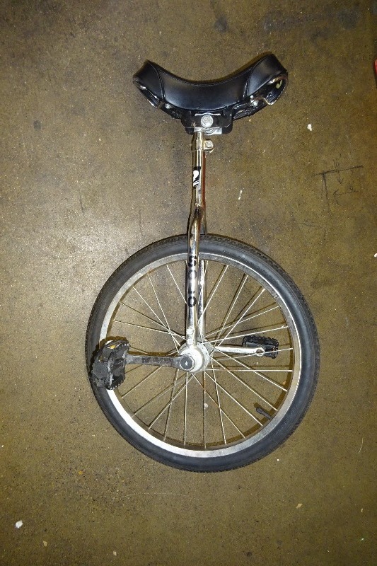 lot 2 image: Unicycle Quentin Solo