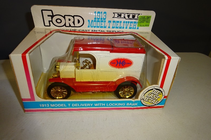 lot 18 image: Ertl 1913 Model T Delivery with locking bank Our H-Co Own