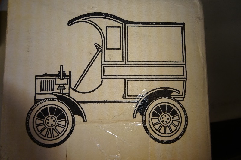 lot 21 image: Ertl 1905 Delivery Bank