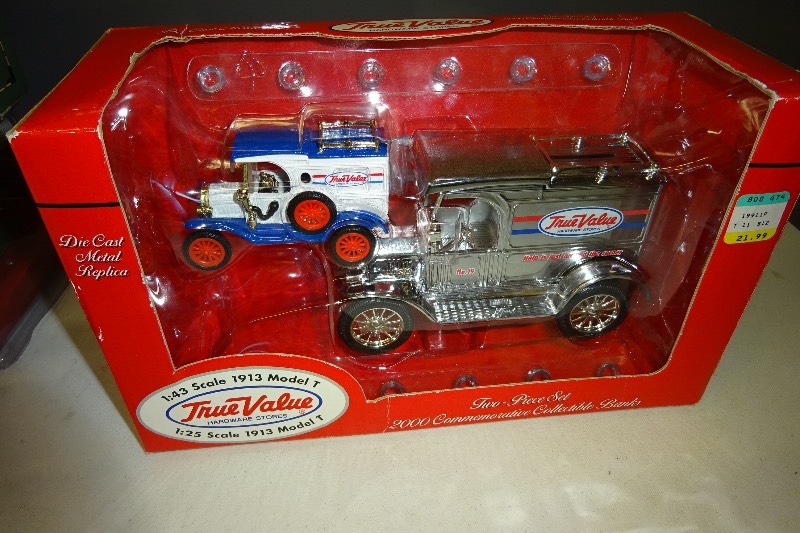 lot 40 image: Ertl 1913 Model T Bank True Value