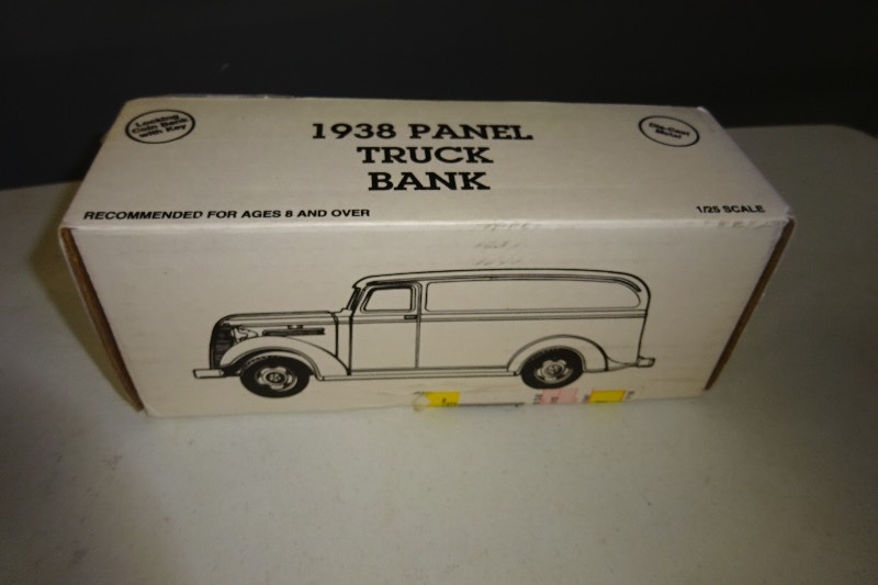lot 51 image: Ertl 1938 Panel Truck Bank